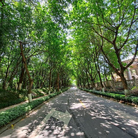 �ڼҾ��ܿ����߶����򳡣�330ƽ�Ĳ�С¥��װ��