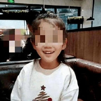 6ŮͯĸŰͷһ룬Ķˣ