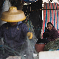 �������