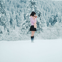 �޷�Զ�е�ʱ�������Ůɽ��������һƬѩ�ס�