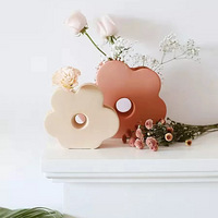 �Ա��ϵ�30������ֵ�ҾӺ����Ƭ�ʾ޸ߣ�