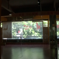 6Ůͯһͷײ͸ţ沿ദˣ˭Σ