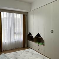 ���ʦ����������ѡ��ȫ�ݶ��ƣ����˺��Ȼ���ϰ���ͬһ��С����