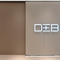 �±��߶�ȫ�ݶ��ơ�����ҫ����Ļ��ʢװ��ҵ��