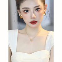 ����ﶬ��Χ��ױ�����Ҷ�����