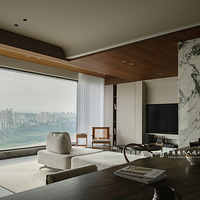 ���� | ���ȳ�180�Oԭľ���ƽ�㣬���һ�п���