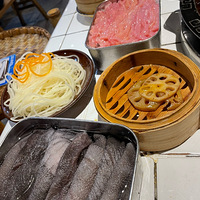 Ļ