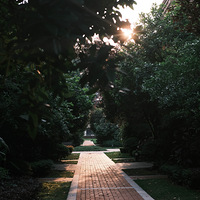 ��ʵ���Σ�������Ҫӵ�У������򷿡�����װ���С���