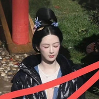 ɫ·͸ñͣͷ컨