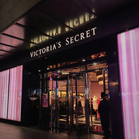 ���켫һʱ�����ն���Ʒ�ƴ����ص꣬���������