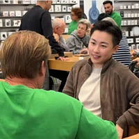 Ҷ�����ظ߶˴��޷�ʽ��2��Ů�����޴�����3D�۾�������