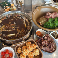 菌子火锅，老小皆宜