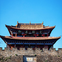 ��һ����������֮Լ��˫��5�������������У��˾�����2000��