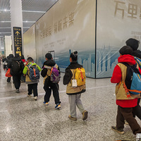 �������϶���Ӫ