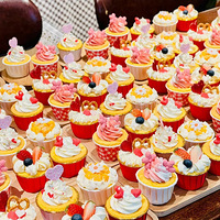 �����Ķ�ä�л���������300��Ľ��ڸ��ӣ�˧������ԱҲ������