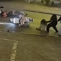 ���ѱ��ˣ�����15����Ů��ͷ������שͷ�������ֳ���Ƶ�������ˡ�