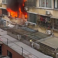 �Ϻ�һС��ͻ�����ʮ���������������ϸ��ֳ�