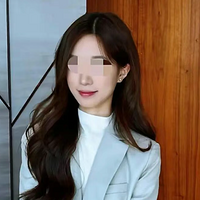 ���ݰ����ۿ�ҽԺԺ���ַ���Ů���ۣ�˫����Ƭ�س���