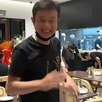 �����Ϻ����������ã��˿��賿12���Ŷӣ�32Ԫһ�����ѿ�̫����
