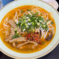 Ϊ�˳����޵Ĺ������ߣ�Υͣ����200Ԫ����һ��Ͷ�Ĺ�