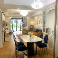 ������ԷС�󷿣��ʹ�¶̨��λ����