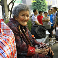 ��Ѯ��ĸ�����������ڽ�ͷ