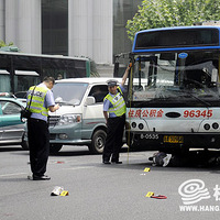 �綯������� һͷײ�Ϲ�����