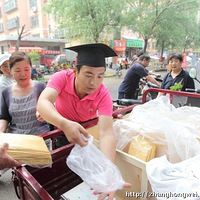 本科生卖煎饼