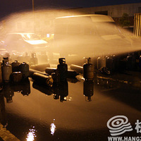 ��Ʒ�չ�վ��Һ����ƿ��ը���