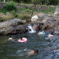 �ٰ�Ͽ����ˮ��Ӿ  �պ����г��ȵ�