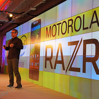 ����ת���롿Ħ��������Intel���Ϸ���RAZR i �ֻ���2GHz CPU��