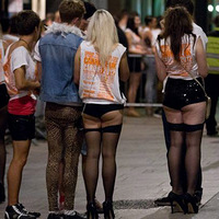 Ӣ����������һ�������п�ҹ ����ֶ����˽���