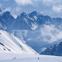 ������˵�ѩɽ��Ӱ