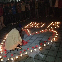 ����ڣ�����Ů���б��ף�Ů���Ǻ�˿�߸����ƲԾ��գ���ͼ�� 