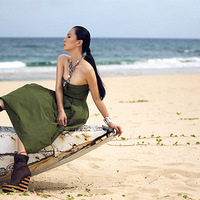 С�պ�����ɳ̲ʱ��д�� �����Ըаٱ�Ů��