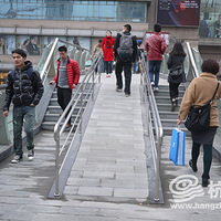 �º������š�������ţ�һ�����Ի���һ����ʱ�У�����ͼ�� 