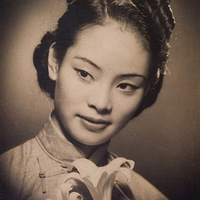 �����Ӱʦ��ͷ�µľ��Ϻ���Ů