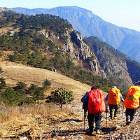 ��ů����~������ɽ��֮�ϣ�����Сľ����Ŀ�