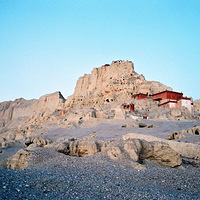 ��������������м���֮���Ÿ�̽�ء�