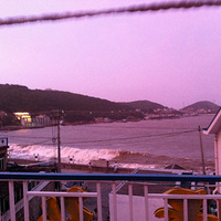 ̨����Ϯ��һ�����ڼ��ſڿ����ⷬ�龰��С����Ǿ�����