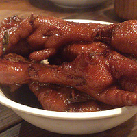 ���ò�ȥ�Ğݷ���䣬һ�������һС