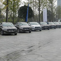 ��ֱ���ֳ���301�ɶ�վ���ʢ����Ϯ 