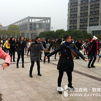 �������赸����˲�侪��У԰