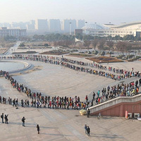 �Ͼ�һ��У��ѧ���Ŷ���ͼ��� ���濰�ȴ���