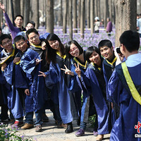 �Ͼ���Уѧ���ĺ�Ӱ��ǰ���ܡ���ҵ����