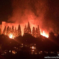 �Ϻ���ѧ��У���賿ͬʱ���