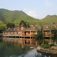 �ٰ���Ŀɽ����Сľ�ݱ���֮��