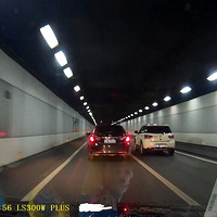 �����ӵ�Υ����Ϊ���������׹ܲ��ܣ�������˭����