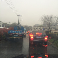 ����Ӧ���Ǻ��ݽ�ͨ���ҵĵط��˰ɣ���ľ�У�