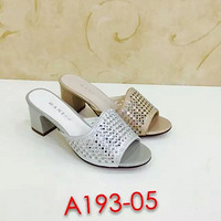 ר����Ʒ��Ь���ϴ�����